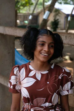Dinithi liebt Bewegung, Sport und neue Herausforderungen und zeigt dabei viel Selbstständigkeit im Alltag des Angels Home.