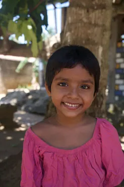 Saheli bringt mit ihrer wilden, fr&ouml;hlichen Art viel Bewegung und Lachen in den Alltag des Angels Home und liebt gemeinsame Aktivit&auml;ten im Wasser und draussen.