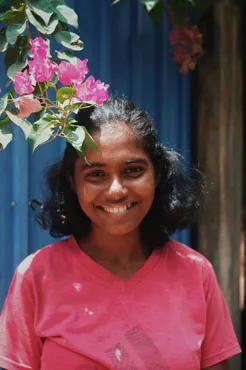 Sashini arbeitet mit viel Freude im Garten des Angels Home und geniesst ihr selbstständiges Leben im eigenen kleinen Häuschen auf dem Gelände.