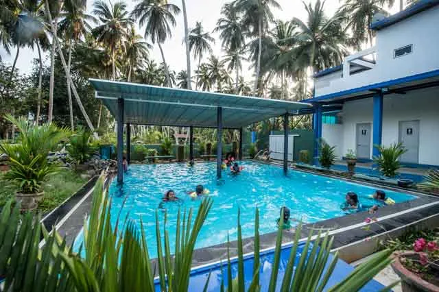 Ein kleiner Pool zum plantschen, abk&uuml;hlen und schwimmen lernen.