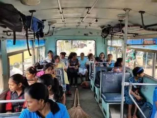 Eine Busfahrt die ist lustig, eine Busfahrt die ist sch&ouml;n.
