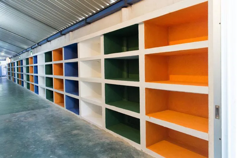 1 Kleiderschrank f&uuml;r 46 M&auml;dchen?!