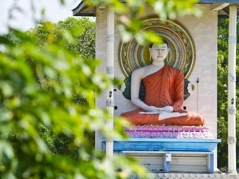Gemeinsam mit den M&auml;dchen durften wir den Tempel besuchen