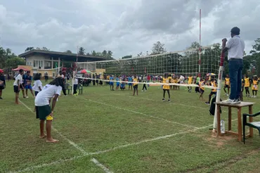 M&auml;dchen des Angels Home beim gro&szlig;en Volleyball-Turnier in Kurunegala, Sri Lanka