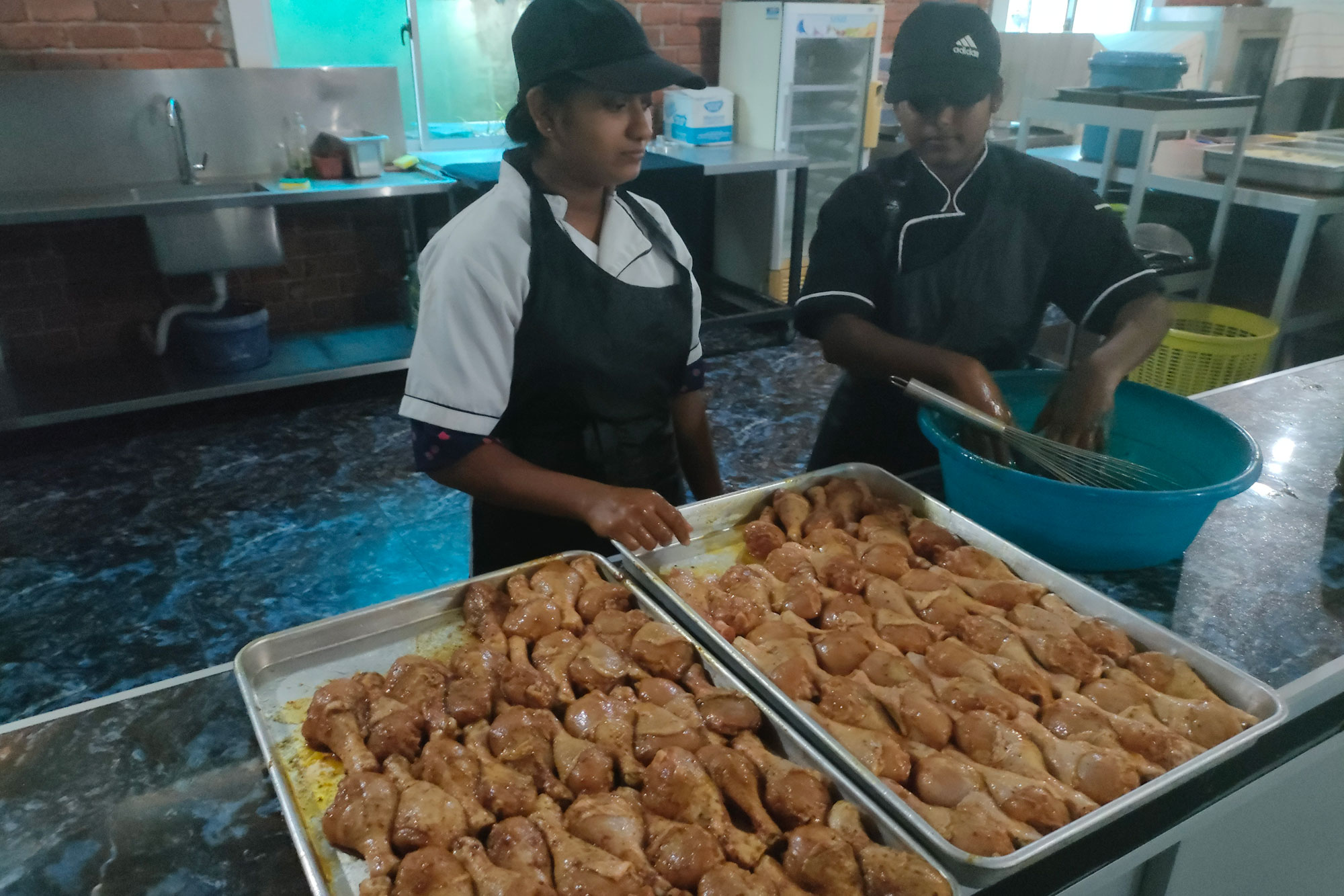 Und H&auml;nchenschenkel gibt es auch noch dazu