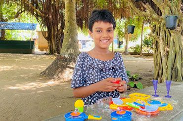 Radeesha – still, nachdenklich und auf der Suche nach Geborgenheit