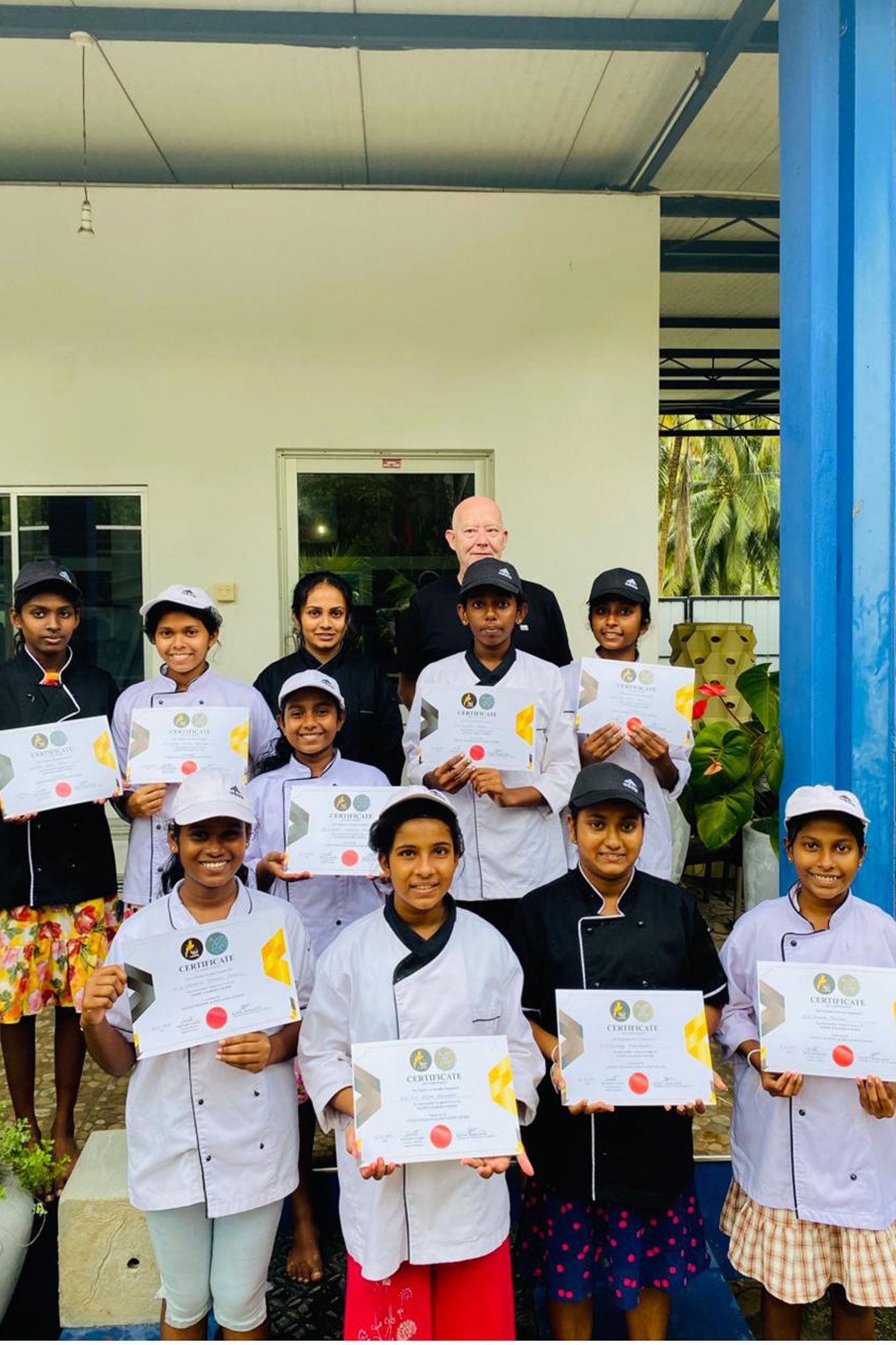 Gruppenbild mit den Zertifikaten