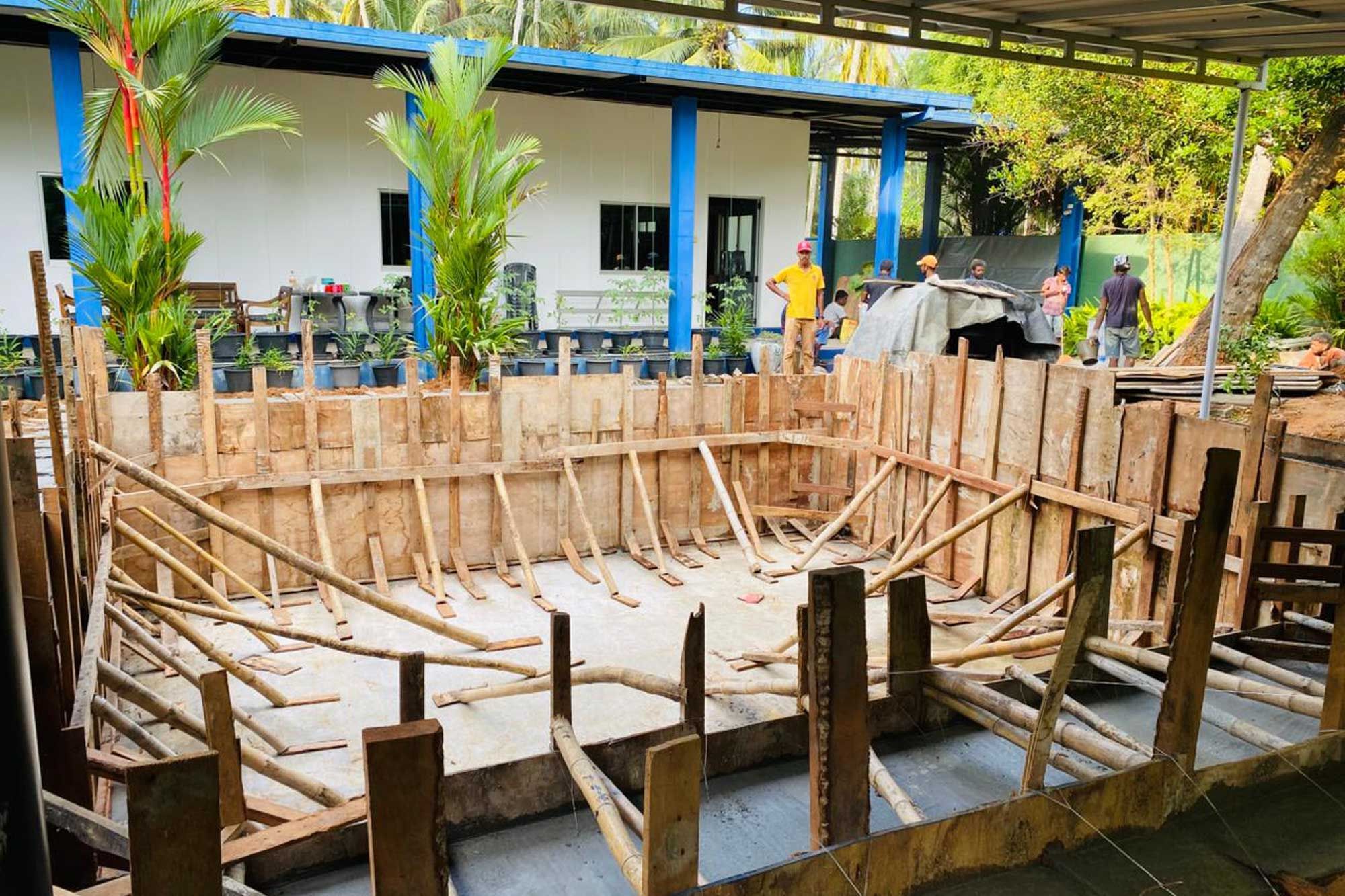 Verschalung für die Poolkonstruktion